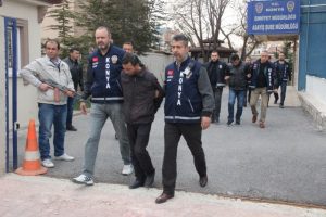 İş adamını &ouml;ld&uuml;ren zanlılar 16 yıl sonra yakalandı