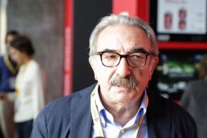 Reklam d&uuml;nyasının duayen ismi hayatını kaybetti
