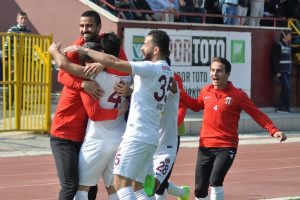 İneg&ouml;lspor'da moralleri yerine getiren galibiyet