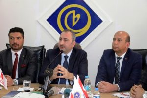 Abd&uuml;lhamit G&uuml;l: "Kılı&ccedil;daroğlu &ouml;z&uuml;r dilesin ya da... "