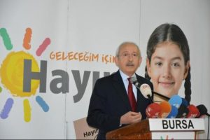 Kılı&ccedil;daroğlu Bursa'da konuştu: "&Ccedil;ocuklarınızı freni patlak bir otob&uuml;se bindirir misiniz?"