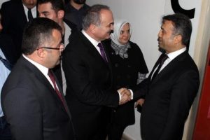 Bakan &Ouml;zl&uuml;'den CHP'ye ziyaret
