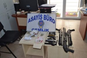 Bursa'da uyuşturucu tacirlerine ge&ccedil;it yok