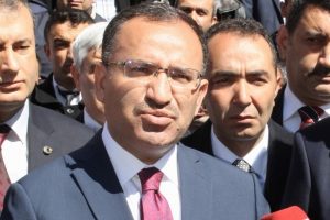 Yurt dışındaki T&uuml;rklere 'sandığa gidin' &ccedil;ağrısı