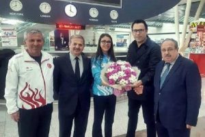D&uuml;nya ikincisi milli sporcu İlke &Ouml;zy&uuml;ksel yurda d&ouml;nd&uuml;