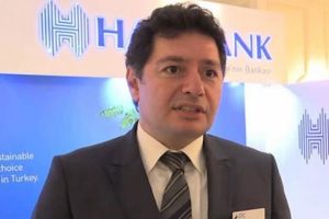 Halkbank'tan ilk a&ccedil;ıklama! Genel M&uuml;d&uuml;r Yardımcısı tutuklandı