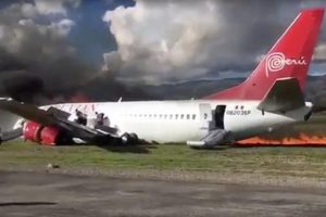 141 kişi taşıyan u&ccedil;ak pistten &ccedil;ıktı!