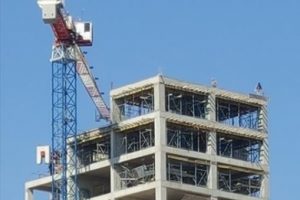 22'inci katta inşaat iş&ccedil;ilerinin &ouml;l&uuml;mle dansı