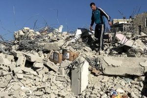 İsrail Filistinlilere ait evleri yıktı
