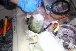 Yakıt deposundan 8 kilo uyuşturucu &ccedil;ıktı
