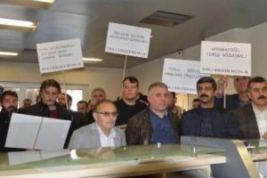Bursa'da Asil &Ccedil;elik iş&ccedil;ilerinden bakanlığa faks eylemi