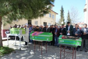 Afgan uyruklu &ccedil;ocuklar son yolculuğuna uğurlandı