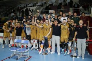 Kula Belediyespor Efeler Ligi'ni garantiledi