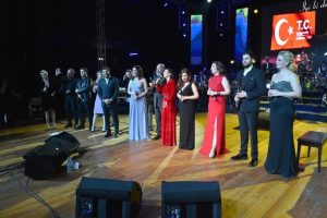 Kayahan, doğum g&uuml;n&uuml;nde şarkılarıyla anıldı