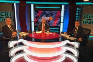 Ala: Atıyorlar ortaya bir şey, sonra uğraşıyorsunuz