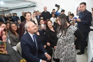 Kılı&ccedil;daroğlu toplantıya katıldı, soruları yanıtladı