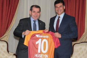 Dursun &Ouml;zbek KKTC Başbakanını ziyaret etti