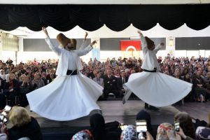 3 bin kadın Regaip Kandili i&ccedil;in bir arada