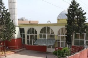 Caminin devrilen iskelesi altında kalan &ccedil;ocuk &ouml;ld&uuml;