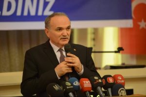 Bakan &Ouml;zl&uuml; Bursa'da konuştu: "Tembellikle iktidar olunmaz"