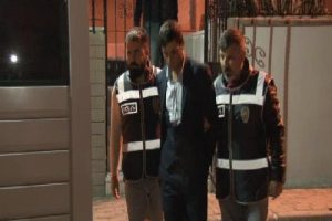 Sahte savcı paralarla yakalandı