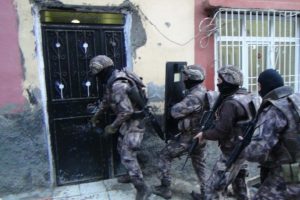 11 s&uuml;rg&uuml;l&uuml; demir kapı ve 2 kameraya rağmen ka&ccedil;amadılar