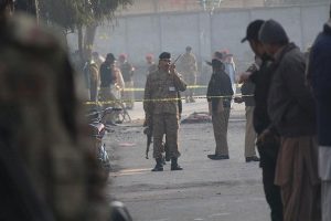 Pakistan'da intihar saldırısı: 13 &ouml;l&uuml;, 40 yaralı