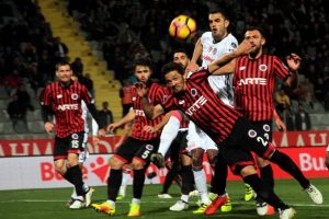 Beşiktaş, Gen&ccedil;lerbirliği karşısında &uuml;st&uuml;n