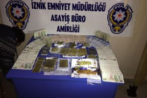 Bursa'da polisten uyuşturucuya ge&ccedil;it yok
