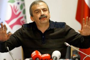 Sırrı S&uuml;reyya &Ouml;nder'den Demirtaş a&ccedil;ıklaması