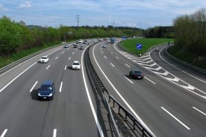 İki &uuml;lke arasında yol &uuml;creti krizi