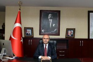 Adana'da g&ouml;steri ve y&uuml;r&uuml;y&uuml;şlere yasak