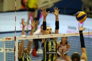 Fenerbah&ccedil;e Halkbank'a fırsat vermedi