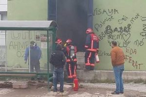 Trafo yangını il&ccedil;eyi elektriksiz bıraktı