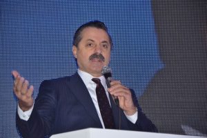 Bakan &Ccedil;elik Bursa'da konuştu: "Mayalarında 'hayırcılık' var"
