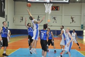 Nil&uuml;fer Belediyespor basketbolda b&uuml;y&uuml;k fark attı