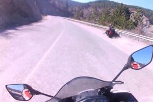 Motosiklet kazası kask kamerasında