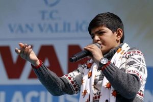 Başbakan Yıldırım'dan izin alıp k&uuml;rs&uuml;ye &ccedil;ıktı