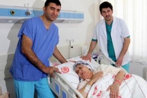 65 yaşındaki kadına kasığından beyin ameliyatı yapıldı
