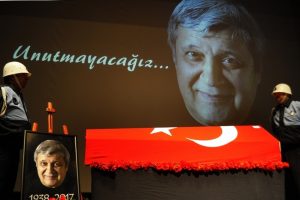 Halit Ak&ccedil;atepe son yolculuğuna uğurlandı