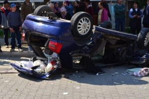İzmir'de kaza: 2'si ağır 7 yaralı