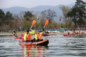 Bursa'da kanolar ile g&ouml;le İznik yazdılar