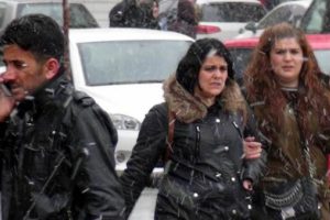Nisan ayında lapa lapa kar yağdı
