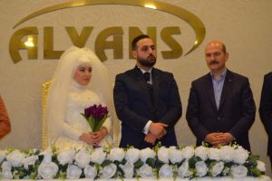 Bakan Soylu nikah şahidi oldu