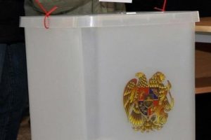 Ermenistan'daki se&ccedil;imlerde iktidar partisi &ouml;nde