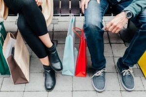 Eşiniz alışveriş bağımlısıysa ne yapmalısınız?