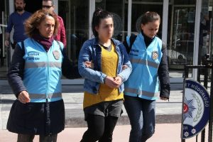 &Ccedil;ocuğunu yaralayanlara kurşun yağdırdı