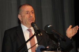 &Uuml;mit &Ouml;zdağ: "Başbakan 'Hayır' oyu verecek"