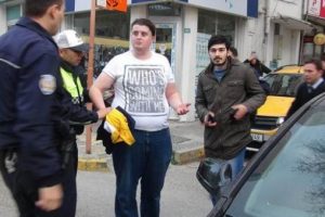 Bandırma'da &uuml;niversiteli gen&ccedil;lerin kız kavgası