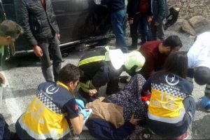 Otomobil takla attı: 1 &ouml;l&uuml;, 3 yaralı